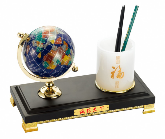 仿紅木，合金，塑膠蘭色地球筆筒、筆臺